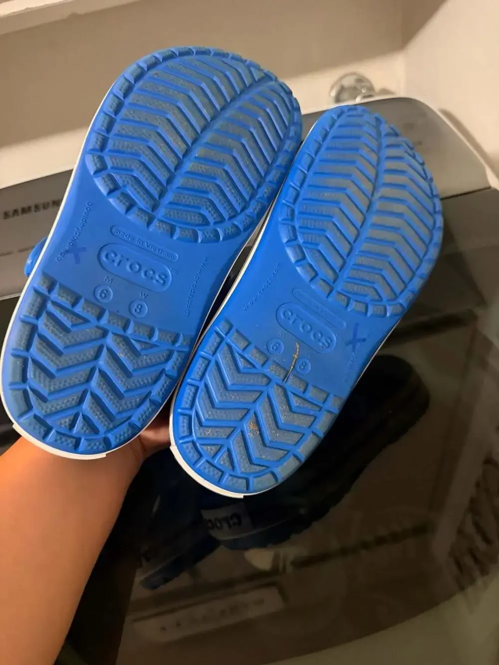 Crocs Unisex Crocband Clog Blue Bolt Size M6 W8
